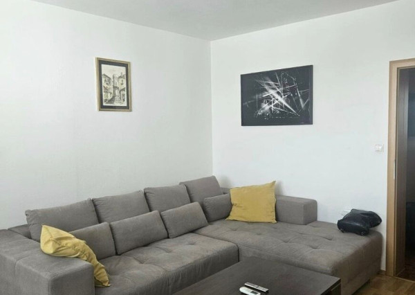Na dlhodobý prenájom pekný, kompletne zrekonštruovaný 2-izbový byt, Bratislava II TOP