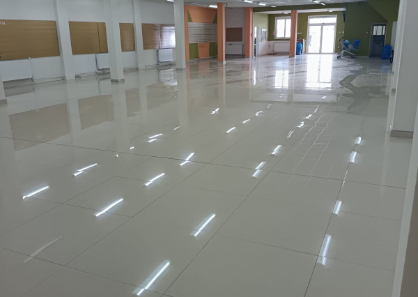 Skladová hala vo výmere 1000 m2 na predaj - ul. Stará Vajnorská 