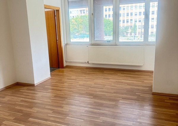 Byt na prenájom výmerou 68 m2 + terasa - Bratislava I