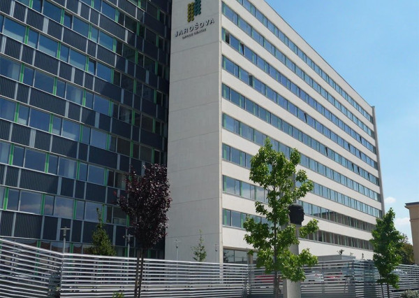 Administratívny priestor s parkovaním v Office Centre Jarošova, 182m2