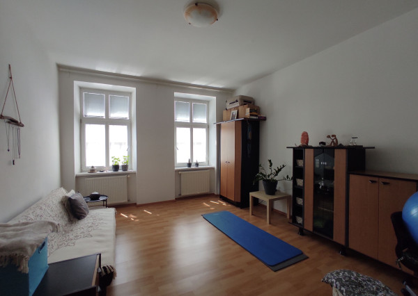 1,5 izbový byt vhodný aj ako kancelária, v peknom historickom objekte, v blízkosti Hl. vlakovej stanice, Jelenia ul, BAI,  45m2