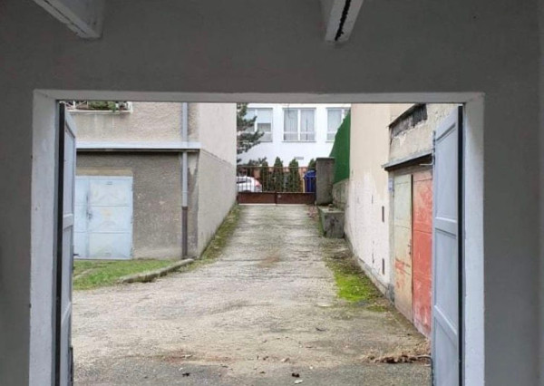 Na predaj garáž s výmerou 20 m², BA II TOP