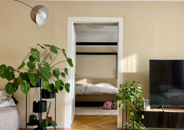 Na prenájom priestranný a elegantný staromestský byt 