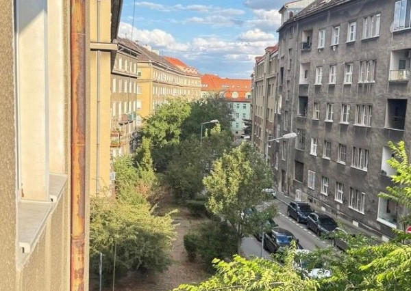 Na prenájom priestranný a kompletne zariadený 3-izbový byt na Björnsonovej ulici