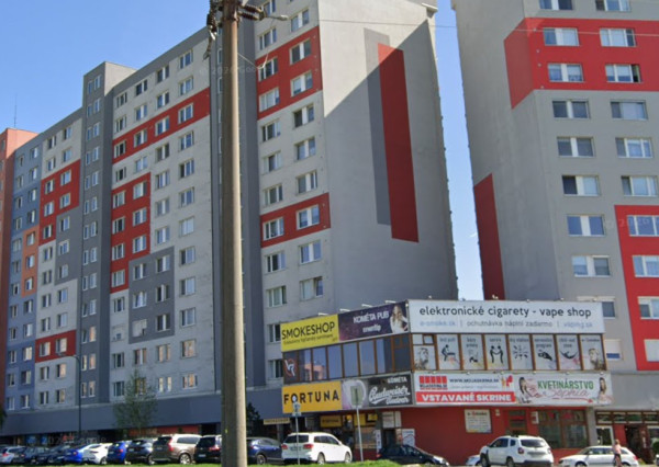 Prenájom – obchodný priestor 75 m², Námestie Hraničiarov 
