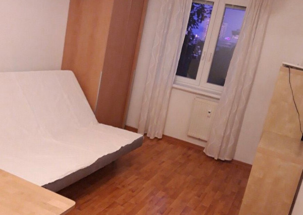 Ponúkame na prenájom útulnú, plne zariadenú garsónku na Košickej ulici v lokalite Ružinov – Nivy TOP
