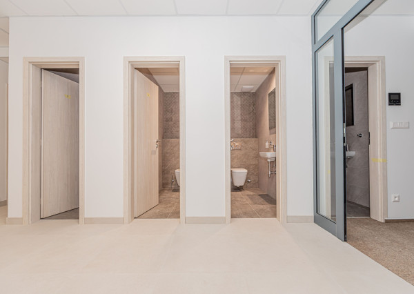 Kancelária 64,40m2 s vlastnou kuchynkou, toaletou a parkovaním pri Prezidentskom paláci, Metropolitan Star