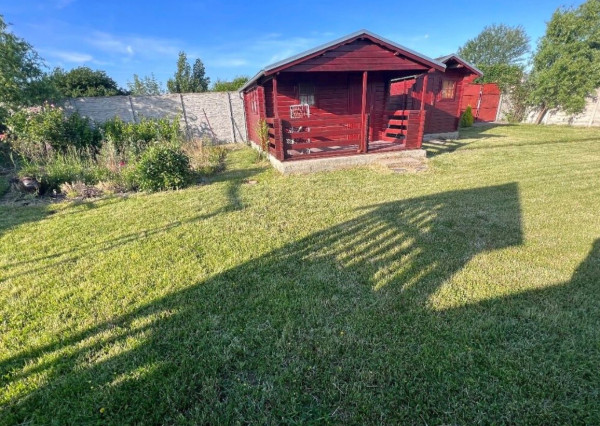 Na predaj pekný, oplotený pozemok v osobnom vlastníctve o výmere 419 m2