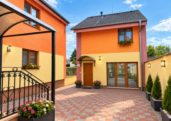 Prízemný apartmán na prenájomna na Radiovej ulici v mestskej časti Bratislava – Trnávka TOP