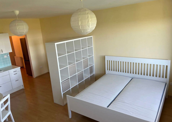 Na prenájom priestranný 1-izbový byt s výmerou 45 m2 v obľúbenej lokalite Petržalky 
