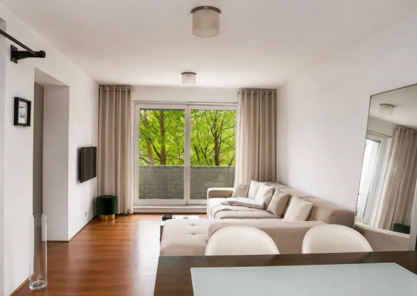 Na prenájom elegantný, nadštandardne priestranný 2-izbový byt s výmerou 80 m2 