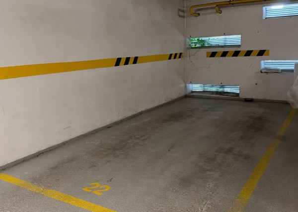 Na predaj garážové státie s výmerou 18 m2