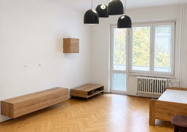 Na predaj priestranný 3,5-izbový byt s loggiou, 82,64 m² – Zimná ulica, Bratislava