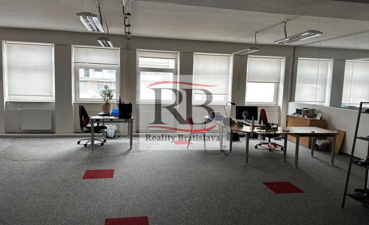 Celok kancelárií v blízkosti Klientskeho centra, Trnavská cesta, 310m2 - fotografia 1