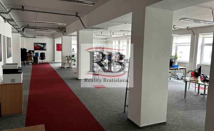 Celok kancelárií v blízkosti Klientskeho centra, Trnavská cesta, 310m2 - fotografia 2