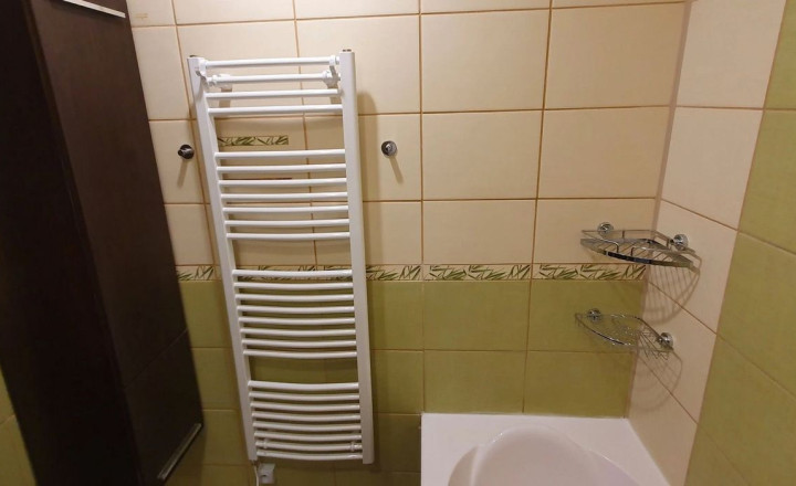 3-izbový byt s nepriechodnými izbami a lodžiou – Furdekova, Petržalka - fotografia 12