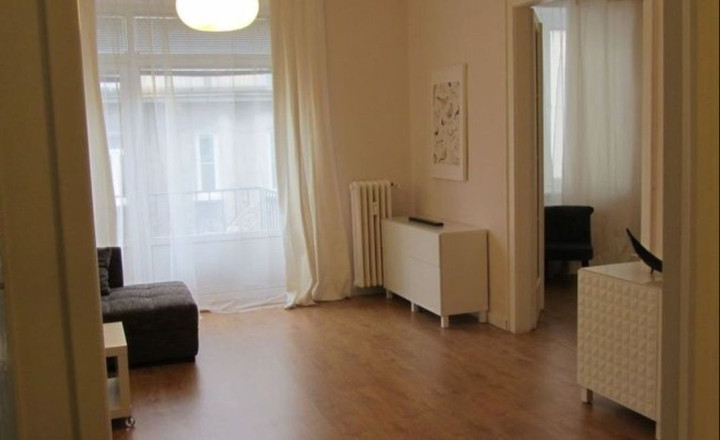 Priestranný 4+1 byt (110 m²) s dvoma balkónmi a 3-metrovými stropmi v srdci Starého Mesta - fotografia 3