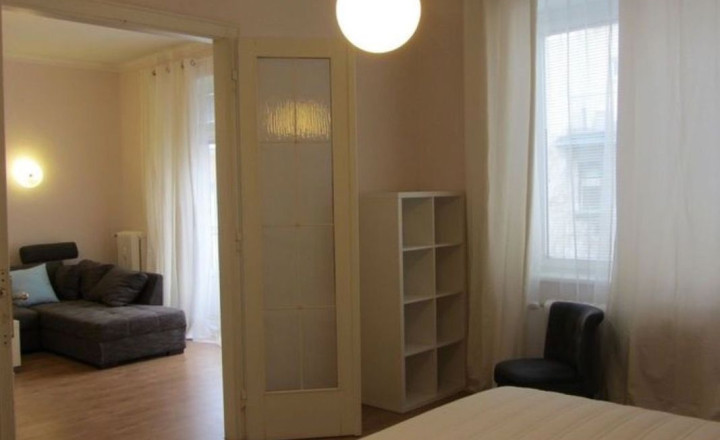Priestranný 4+1 byt (110 m²) s dvoma balkónmi a 3-metrovými stropmi v srdci Starého Mesta - fotografia 9
