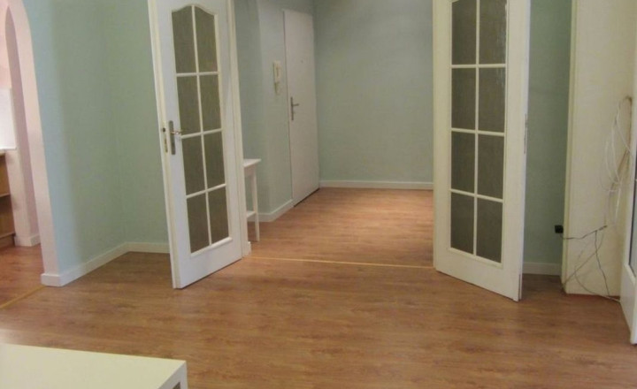 Priestranný 4+1 byt (110 m²) s dvoma balkónmi a 3-metrovými stropmi v srdci Starého Mesta - fotografia 14