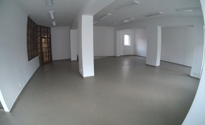 Obchodné a kancelárske priestory v centre Nitry, pešia zóna - fotografia 3