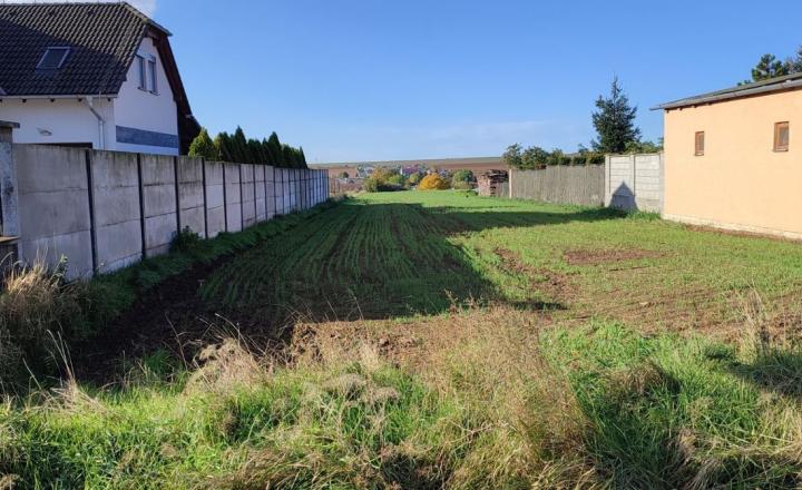 EXKLUZÍVNE – stavebný pozemok 700m2, Zvončín TOP - fotografia 1