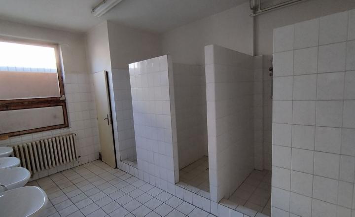 Predaj: Výrobná hala s kompletným zázemím v monitorovanom areáli Chemolak - fotografia 2