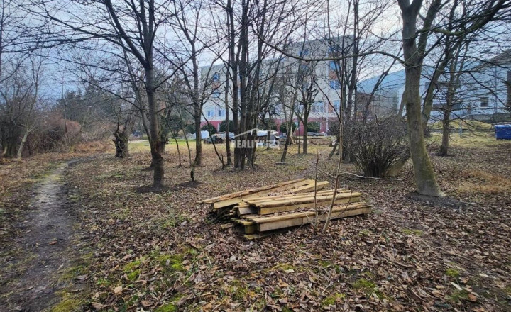 Stavebný pozemok 1001 m² na predaj, vhodný aj na výstavbu – Horné Orešany