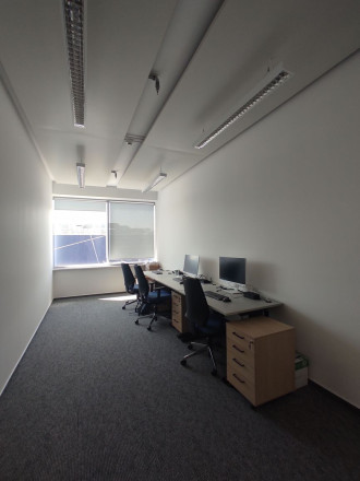 308m2 zariadený kancelársky celok vysokého štandardu s neobmedzeným parkovaním, POLUS/VIVO Tower - fotografia 9
