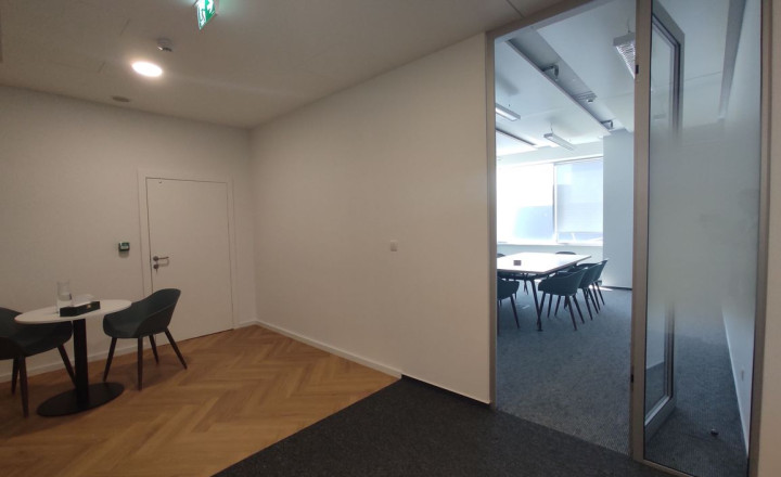 308m2 zariadený kancelársky celok vysokého štandardu s neobmedzeným parkovaním, POLUS/VIVO Tower - fotografia 10