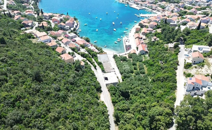 Investičná príležitosť na juhu Korčule – pozemok pri pláži - fotografia 2