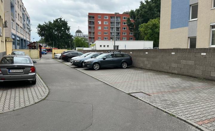 Kancelársky celok 120m2 na Trnavskej ceste, v blízkosti Klientskeho centra - fotografia 5