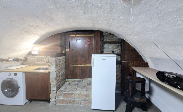 Netradičný apartmán v centre Starého Mesta - fotografia 7