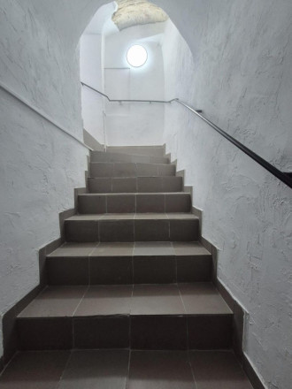 Netradičný apartmán v centre Starého Mesta - fotografia 12