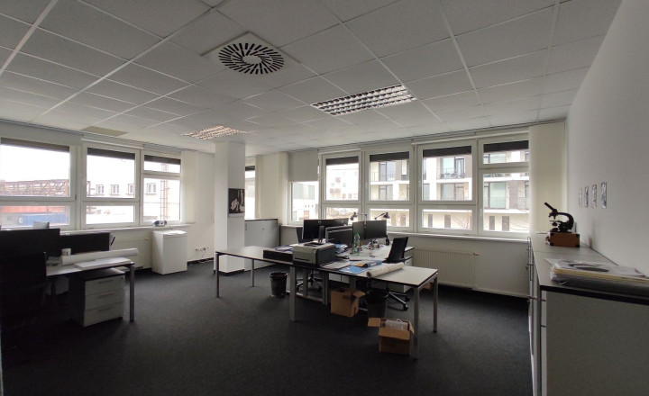 Administratívny celok 4 kancelárií 200m2, s terasou a parkovaním, Račianska ulica, BA3