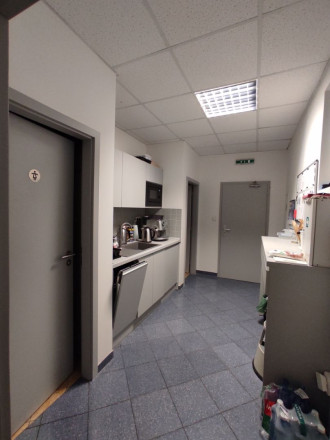 Administratívny celok 4 kancelárií 200m2, s terasou a parkovaním, Račianska ulica, BA3 - fotografia 13
