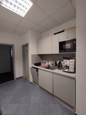 Administratívny celok 4 kancelárií 200m2, s terasou a parkovaním, Račianska ulica, BA3 - fotografia 14