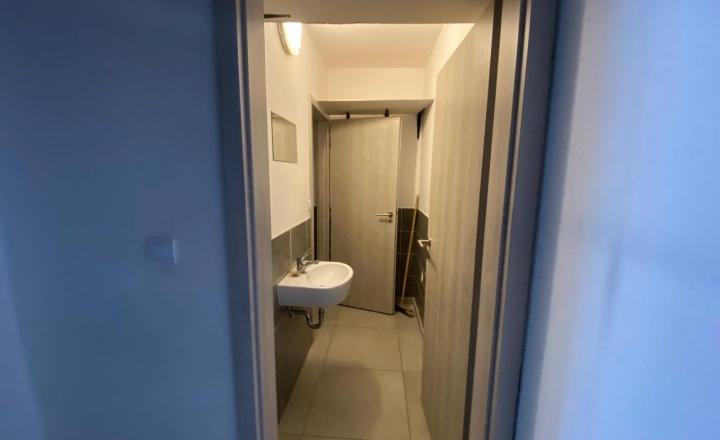 Novostavba obchodného priestoru 119,1 m2  v Petržalke na prenájom - fotografia 5