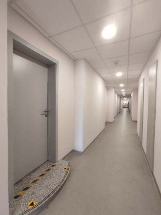 Priestory vhodné na fyzio, masáže, kliniku s parkovaním na Bajkalskej ulici, BAII, 394m2 - fotografia 3