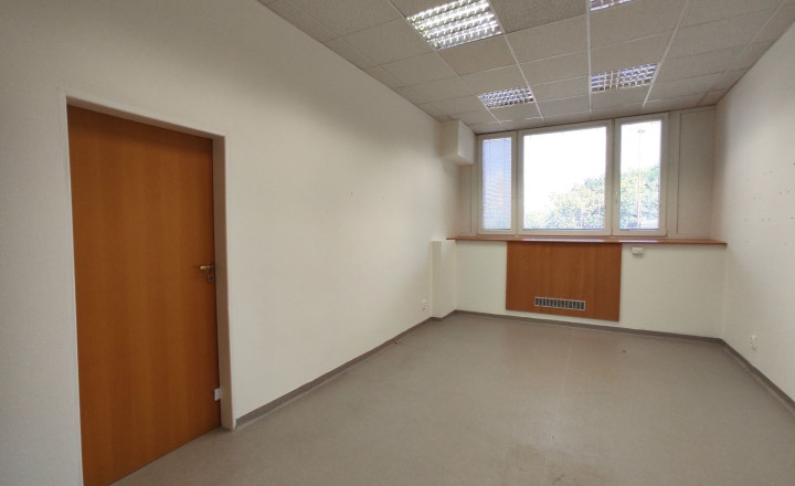 Priestory vhodné na fyzio, masáže, kliniku s parkovaním na Bajkalskej ulici, BAII, 394m2 - fotografia 6