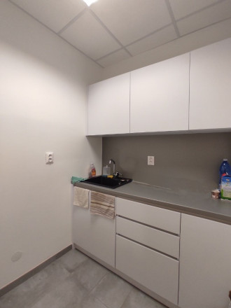 Priestory vhodné na fyzio, masáže, kliniku s parkovaním na Bajkalskej ulici, BAII, 394m2 - fotografia 15