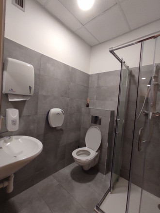 Priestory vhodné na fyzio, masáže, kliniku s parkovaním na Bajkalskej ulici, BAII, 394m2 - fotografia 16