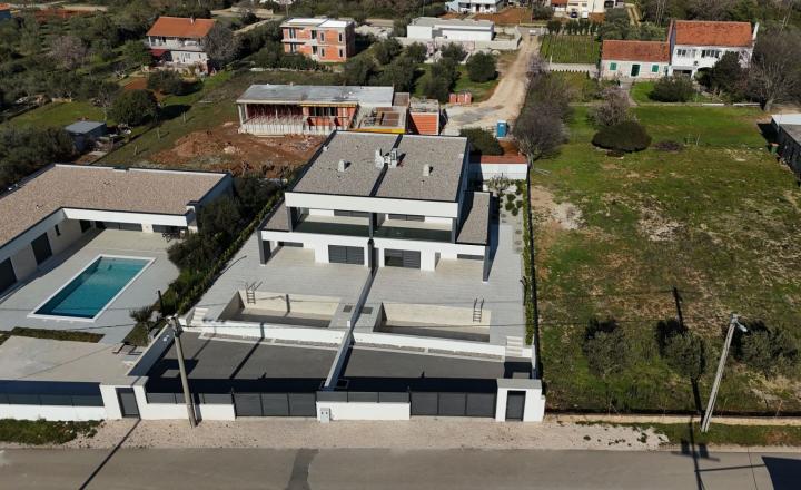 Moderný dom v pokojnom prostredí, Debeljak, Sukošan, 230 m², dom A - fotografia 1