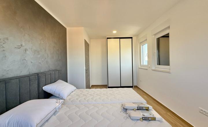 Moderný dom v pokojnom prostredí, Debeljak, Sukošan, 230 m², dom A - fotografia 12