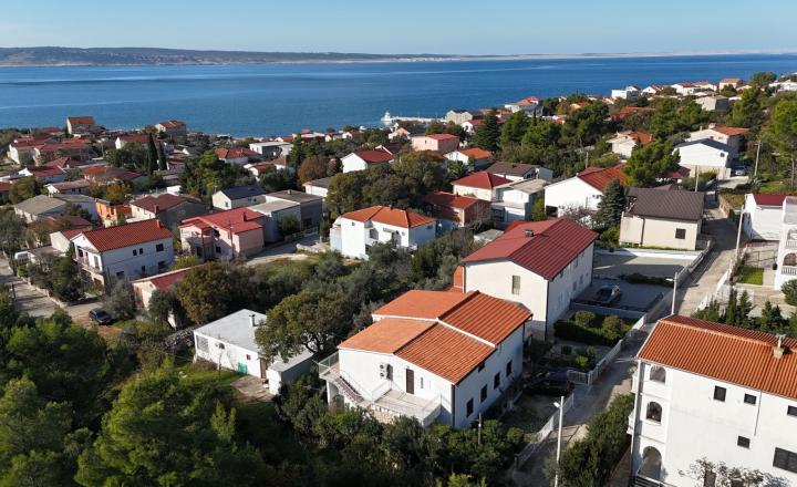 Dom s tromi apartmánmi v centre, Starigrad Paklenica - fotografia 3
