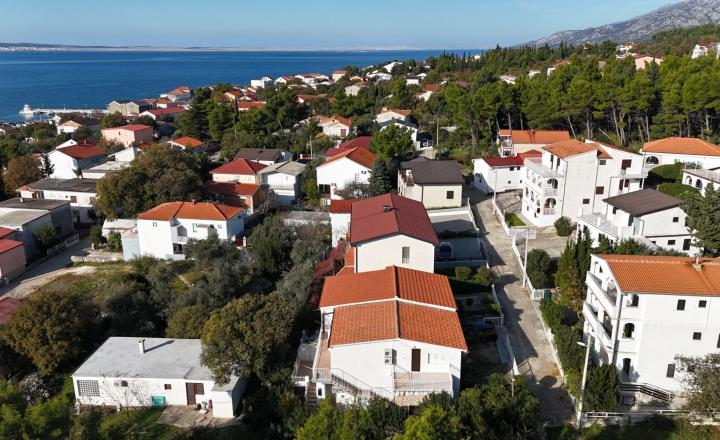 Dom s tromi apartmánmi v centre, Starigrad Paklenica - fotografia 4