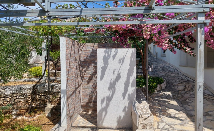 Trogir, Seget Vranjica – Vila s 3 apartmánmi - fotografia 1