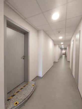 Holiday Inn Bajkalská - Priestory vhodné na fyzio, masáže, kliniku s parkovaním, BAII, 394m2 - fotografia 4