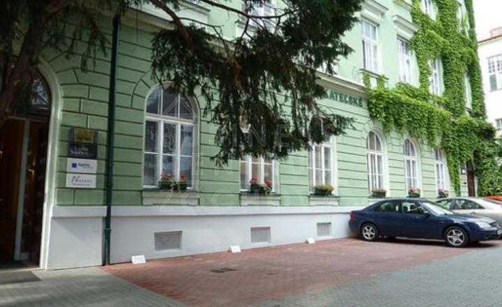 Kancelárie v krásnej historickej budove na Zochovej ulici, Staré Mesto, 117,21m2