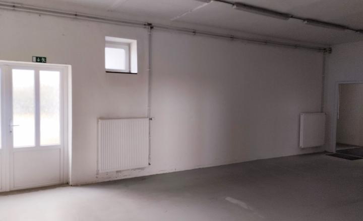 Samostatný oplotený objekt 2100 m2 Devínska Nová Ves - fotografia 6