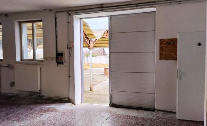 Samostatný oplotený objekt 2100 m2 Devínska Nová Ves - fotografia 10